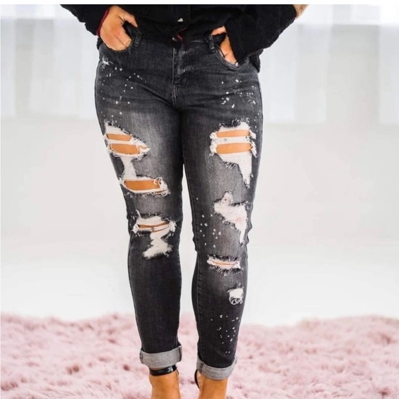 Judy Blue Denim - Judy Blue distressed bleach slash boyfriend jeans